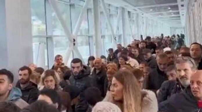 Oluşan binlerce liralık fiyat farkı, “telefon turizmini” canlandırdı: Türkiyeden Gürcistan’a akın