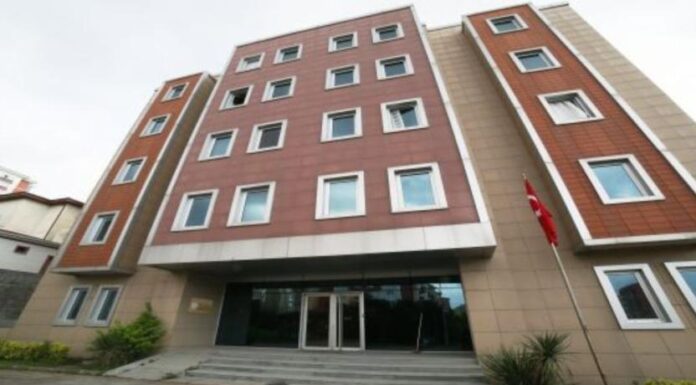 AKP döneminde İBB, koca binayı Ensar Vakfı’na 11 bin liraya kiralamış, kendisi daha küçük binaya 155 bin liraya çıkmış