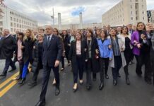 Partisinin meclis grubunu toplayan Kılıçdaroğlu, İsmailağa Cemaati’nde yaşanan çocuk istismarına karşı harekete geçmeyen Adalet Bakanlığı’na yürüdü