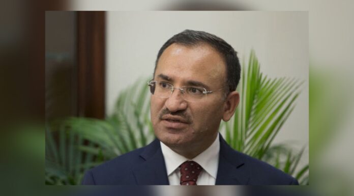 Adalet Bakanı Bekir Bozdağ, Erdoğan’ın adaylığı için “anayasaya uygundur” dedi