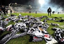 Polis, “Hükümet İstifa” sloganı atan Beşiktaş taraflarına müdahale etti!