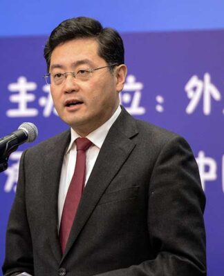 Ukrayna’daki savaşa ilişkin konuşan Çin Dışişleri Bakanı Çin Gang, ”Bazı ülkeleri, yangına körükle gitmeye son vermeye çağırıyoruz”