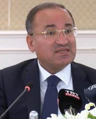 Yaşanan felaketten günler sonra bölgeye giden Adalet Bakanı Bozdağ tepkiyle karşılandı