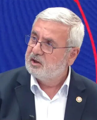 Bir anlığına da olsa gerçekle yüzleşen Mehmet Metiner: “Yalvarıyoruz… Adıyaman’ımızın acil çadıra ihtiyacı var…”