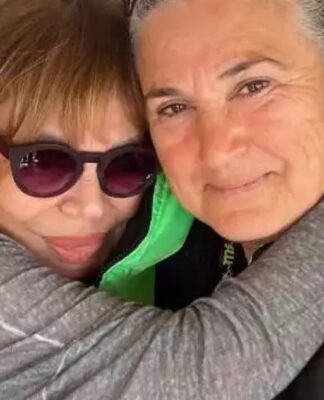 Sezen Aksu, Ali İsmail Korkmaz’ın annesi Emel Korkmaz’ı ziyaret etti