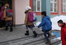 Kademeli eğitimin başladığı deprem bölgesinde vahim tablo