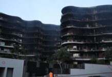 İzmir Narlıdere’de bulunan Folkart sitesinde yangın