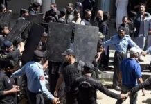 Pakistan’da İmran Han tutuklanması protesto gösterilerine neden oldu
