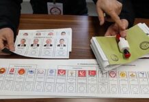 Saat 8.00’de seçmenler oy kullanmaya başladı