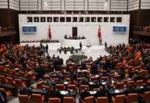 CHP’nin vergi zammı önergesi AKP ve MHP oylarıyla reddedildi, Meclis Ekim ayına kadar tatile girdi