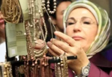 1150 odalı sarayda yaşayan ve “itibardan tasarruf olamaz” diyen Emine Erdoğan: “Yeter ki değişelim, adil olalım, paylaşmayı bilelim”