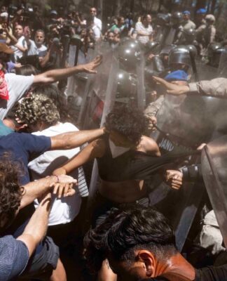 Akbelen’de direniş sürüyor, Limak’ın servetini koruyan jandarma ülkesini savunan halka saldırıyor