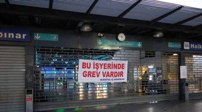 İzmir’de metro ve tramvay çalışanları greve gitti