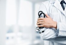 Almanya’da yaklaşık 800 doktor ve psikoterapist Berlin’de sağlık sisteminin sorunlarını tartışmak için bir araya geldi