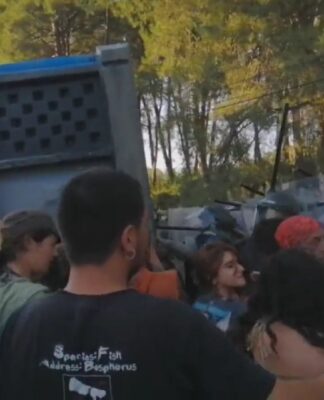 Akbelen’de direniş alanına sokulmak istenen portatif tuvalet için jandarma yurttaşlara saldırdı: 2 kişi gözaltına alındı