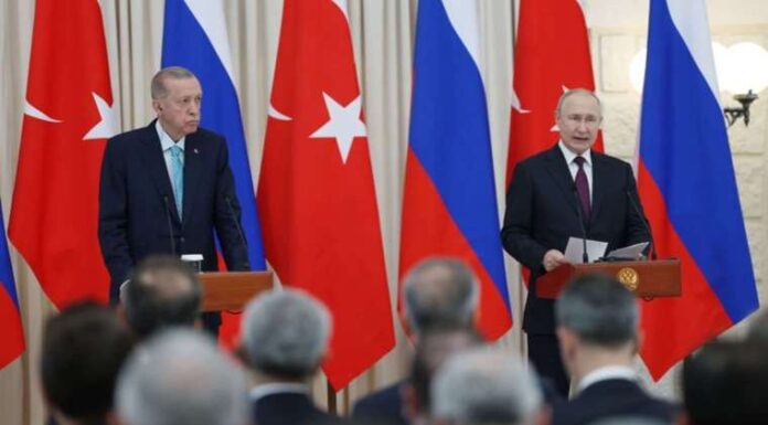 Erdoğan ve Putin, Soçi’de görüştü