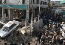 Pakistan bombalı saldırı: En az 52 insan yaşamını yitirdi