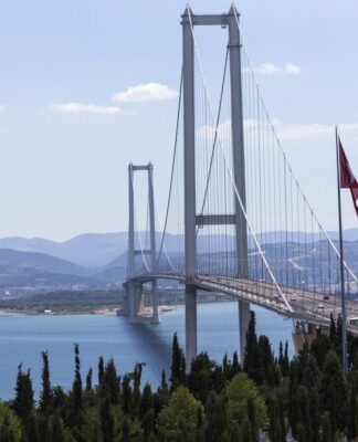 Yap-İşlet-Devret projelerinde şirketlere 2022 yılında ödenen geçiş garantisi ile bir Osmangazi Köprüsü daha yapmak mümkündü