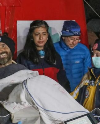 Mide ve bağırsak kanaması geçirerek mahsur kalan ABD’li mağara araştırmacısı, dokuz gün sonra Morca Mağarası’ndan kurtarıldı