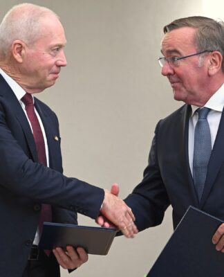 İsrail ve Almanya füze savunma sistemi “Arrow 3” anlaşmasını imzaladı