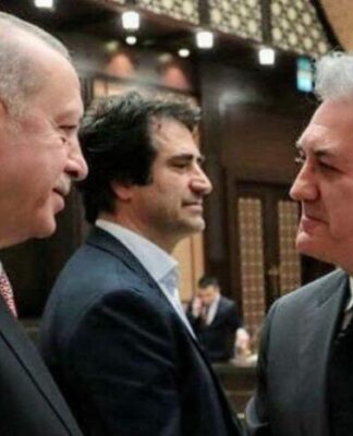 AKP’nin Devlet Tiyatroları Genel Müdürü yaptığı Tamer Karadağlı şaşırtmadı, sansürü savundu: “Bakanlığımızın aldığı kararın arkasındayız”
