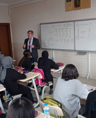 AKP ve MEB’in tüm çabasına rağmen imam hatiplere talep azalıyor