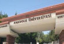 Geçim sıkıntısı nedeniyle bir genç okuduğu üniversitede yaşamına son verdi
