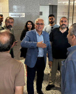 Merdan Yanardağ’ın duruşmasına çağrı: “Dayanışmaya, ona sahip çıkmaya çağırıyoruz”