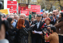 Gazetecilik meslek örgütleri, tutuklanan Tolga Şardan ile dayanışma eylemi gerçekleştirdi