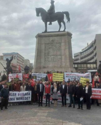 Atanamayan öğretmenler Ankara’da eylem yaptı