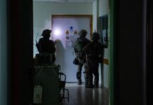 CNN: İsrail Ordusu, Al-Shifa hastanesinde bulduğu ve Hamas’a ait olduğu iddia edilen silahları kendisi yerleştirmiş olabilir