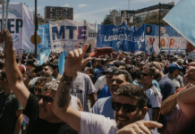 Arjantin’de faşist Milei hükümetine karşı on binlerce işçi sokakta: Vatan satılık değildir!