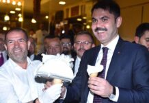 AKP’nin İstanbul adayı Murat Kurum ile depremde 35 kişinin ölmesine sebep olan kişilerden biriyle fotoğrafı ortaya çıktı
