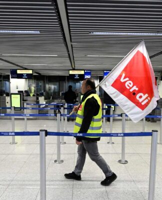 Almanya’da havalimanı çalışanları bir kez daha greve gidecek