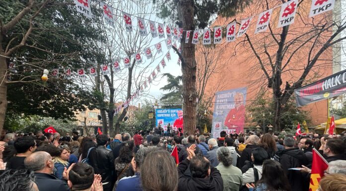 Maçoğlu Kadıköy’de halkla buluştu: “Kadıköy’ü ranta kapatıp halka açacağız”