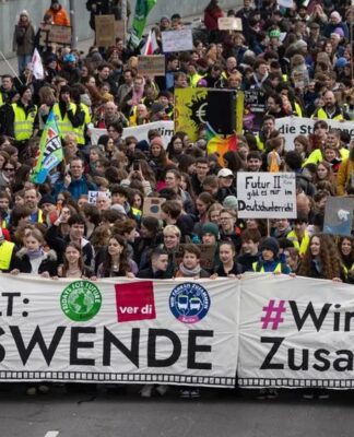 Almanya’da toplu taşıma grevleri: Verdi Sendikası ve Fridays for Future’dan 70’ten fazla şehirde güçlü ortak eylem