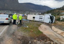 Akkuyu NGS şantiyesinde çalışan işçileri taşıyan servis devrildi: 23 yaralı