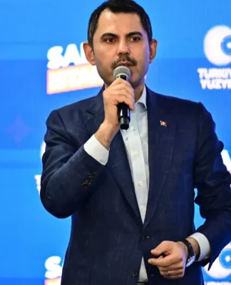 AKP’li Kurum, Sultanbeyli’de belediyenin AKP’de olduğunu unuttu, halka seslendi: ‘Sultanbeyli’de fetret devrine son veriyor muyuz?’