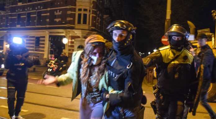 Amsterdam Üniversitesi’ndeki Filistin’e destek kampına polis baskını
