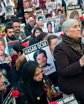 AKP’li Özlem Zengin’den Cumartesi Anneleri ile ilgili açıklama: 1000. hafta eylemine izin verilecek