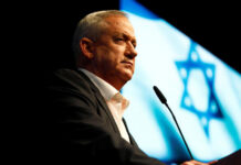 İsrail Savaş Kabinesi Üyesi Benny Gantz, Netanyahu’yu eleştirerek istifa etti