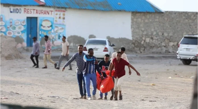 Somali’nin başkenti Mogadişu’da gerçekleşen saldırıda en az 32 kişi yaşamını yitirdi