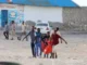 Somali’nin başkenti Mogadişu’da gerçekleşen saldırıda en az 32 kişi yaşamını yitirdi