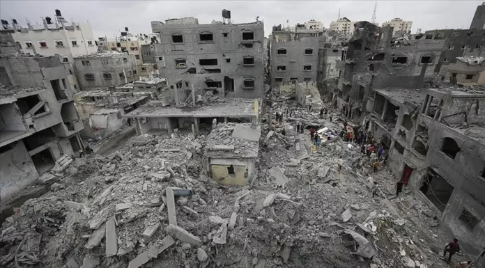İsrail’in Gazze’de insanların sığındığı okula düzenlediği saldırıda 100 kişi hayatını kaybetti