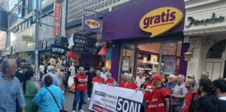 Samsun Emek ve Demokrasi güçlerinin çağrısıyla emekçiler Gratis Mecidiyeköy şubesi önünde protesto eylemi yaptı