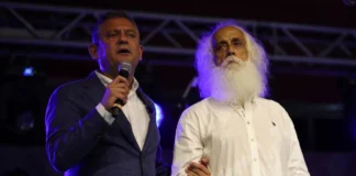 Özgür Özel’den MHP’lilerin saldırısına uğrayan Suavi’ye destek