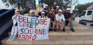 Belediye emekçileri “kadro” talebiyle 14. haftasında Kadıköy’de oturma eylemindeydi