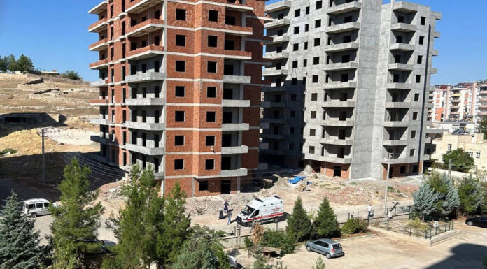 14 yaşındaki işçi çocuk, inşaattan düştü: Durumu ağır
