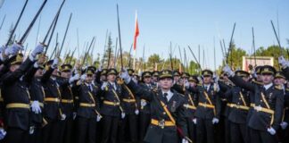 Erdoğan’ın katıldığı törende kılıçlarını çekerek “Mustafa Kemal’in askerleriyiz” sloganı atan teğmenlere inceleme başlatıldı