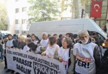 Bebekleri katleden sağlık politikalarına karşı “Hakkımı Ver” kampanyası bileşenleri bugün İstanbul İl Sağlık Müdürlüğü önünde eylem yaptı